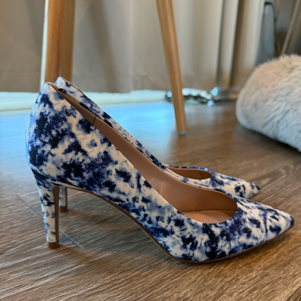 Kelly & Katie Navy Patterned Heels